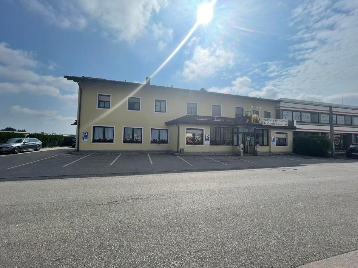 Gasthaus-Pension Zum Loewen Asten 외부 사진